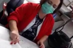 Medicul care a REFUZAT internarea unei BĂTRÂNE, aparat de o colegă de breaslă: „În sfârşit a îndrăznit să IASĂ din CASĂ”