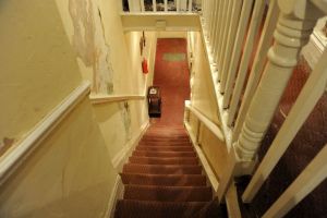 CASA GROAZEI! Și-au TORTURAT cei 13 copii ANI DE ZILE. Ce au descoperit poliţiştii