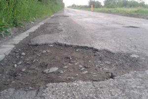 Drumul national dintre Moravita si Oravita asteapta in continuare bani pentru reabilitare