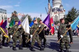 Manifestaţii la Cluj, de Ziua Unirii Principatelor. Are loc o depunere de coroane şi defilare
