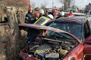Cauzele accidentului de tren de la Oşorhei: Şoferul nu a oprit la trecerea peste calea ferată