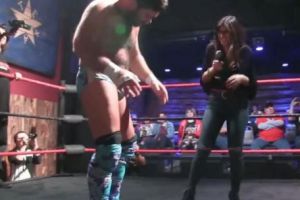 Cea mai cunoscuta starleta din filmele XXX a intrat in ringul de wrestling! Ce s-a intamplat mai departe