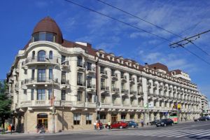 Hotel Central – clubul de afaceri cu parfum interbelic din Ploieşti