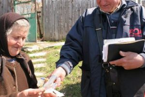 Poştaşul nu mai aduce nici facturi Telekom