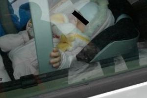 Cluj: Și-au UITAT bebeluşul în maşină timp de o oră şi au plecat la shoping la VIVO - FOTO EXCLUSIV