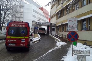 21 de băcăuani, la spital după ce au căzut pe gheaţă