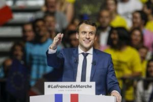 Previziune ŞOCANTĂ: Macorn DEZVĂLUIE cum ar vota francezi la un REFERENDUM pentru ieşirea din UE. VIDEO în articol