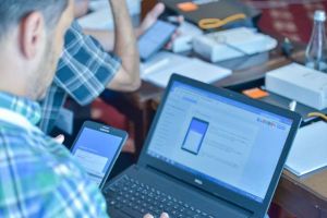 Profesorii din judeţ, îndemnaţi să folosească resurse digitale. Şcoala Generală Petriş o face deja