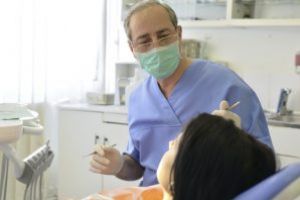 În judeţul Covasna  nu există serviciu public pentru urgenţe stomatologice