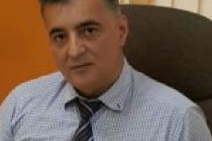 Director din finanţe-bănci, sătul de lăcomia politicienilor: „Măi, berbecilor cu blană de lup! Noi nu suntem supuşii voştri! Noi vă plătim, jeguri umane! Opriţi-vă din furat, paraziţilor!“