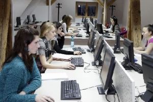 Acces gratuit la resurse electronice de informare şi documentare, la Biblioteca UMF Târgu-Mureş