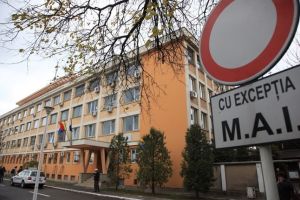 Doua persoane, la spital, din cauza unei soferite care nu a acordat prioritate, in fata IPJ Timis