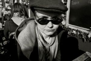 O actriţă CELEBRĂ este DISPERATĂ: „Cer Statului să nu mă OBLIGE să aleg între MÂNCAREA copilului şi asigurarea lui de sănătate”