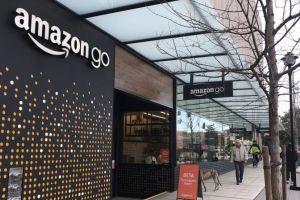 S-a deschis primul magazin din lume fără casieri şi case de marcat