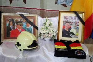 Fratele Ancutei Carcu, fosta membra PRM, condus pe ultimul drum la o luna de la moarte. 20 de preoti au participat la slujba de inmormantare