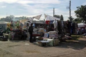 Razie în piaţa din Tinca: 52 de persoane legitimate, 42 autoturisme şi 12 firme controlate