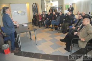 „Instant story”, cartea ca o lecţie de gazetărie şi literatură