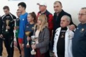 Lupte politice în sală pentru performanţe la lupte pe plajă!