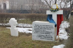 Unirea Principatelor Române, sărbătorită la statuie şi la Biserica Vovidenia