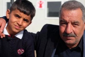 Povestea unui băiat RĂPIT, crescut de o AMERICANCĂ din ISIS în Raqqa