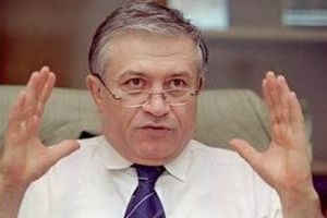 Onoare la secret: Un universitar din Oradea, decorat de preşedintele Iohannis