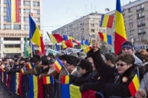 Niciun lider politic de la CENTRU nu a venit la Iaşi să se PRINDĂ în Hora Unirii