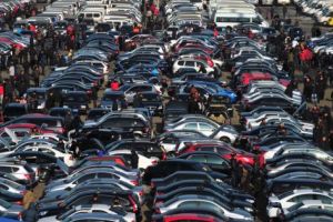 Maşinile second-hand „invadează” România