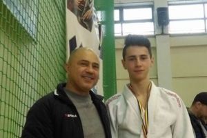Judoka argeşeni, sub tricolor