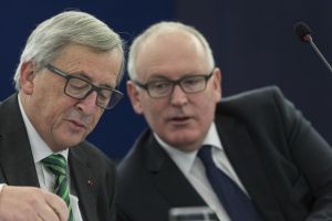 Şefii Comisiei Europene, îngrijoraţi de evoluţiile recente din România şi avertizează iar despre pericolul regresării