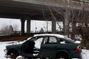 Malul râului Argeş e în continuare mizerabil – Vrem pod, dar nu scăpăm de gunoaie?