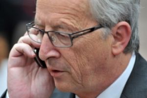 Un europarlamentar denunţă interese ascunse în spatele criticilor CE aduse legilor justitiei