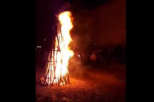 VIDEO. Hora Unirii, în jurul focului, la Odoreu