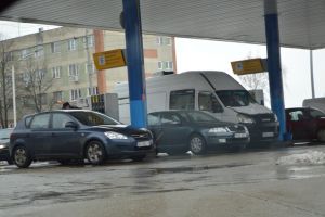 „Explozie” la pompele de carburanţi