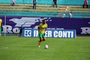 Forestierul Charles Acolatse a fost transferat de Juventus Bucureşti