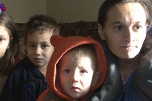 O familie cu cinci copii, cu vârste cuprinse între 2 şi 11 ani, din Călineşti-Enache, are ...