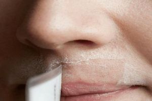 Pasta asta naturala te scapa de parul de pe fata in 15 minute, pentru totdeauna