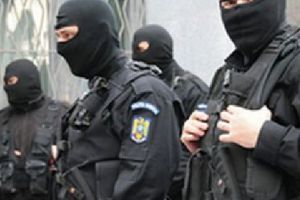 Reţea de traficanţi de droguri destructurată cu sprijinul poliţiştilor mureşeni