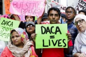 Trump face un pas în spate: Vine cu un program de compromis pe tema celor 800 de mii de imigranţi sosiţi din