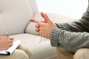 Victima celor doi adolescenţi face psiho-terapie