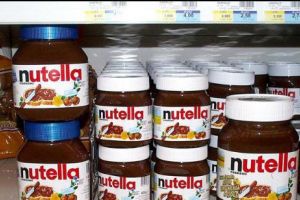 Scene ȘOCANTE într-un lanţ de magazine. Oamenii S-AU LUAT LA BĂTAIE pentru un borcan de…NUTELLA