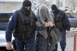 Tânără din Sibiu prinsă la furat în Râmnicu Vâlcea. A luat peste 11.000 de lei