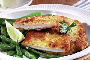 ŞNIŢEL DE PUI CU FASOLE VERDE