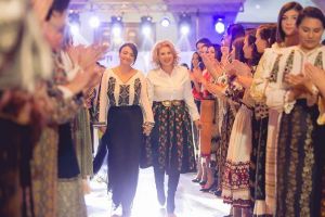 GALERIE FOTO Galaţiul a devenit, pentru o seară, capitala portului tradiţional românesc