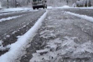 Brigada rutieră şi ANM, AVERTISMENT pentru şoferi. Cod GALBEN de ceaţă şi PERICOL MAJOR de POLEI