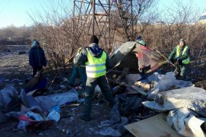 Politia Locala. Actiuni de igienizare si dezafectare a unor adaposturi improvizate din municipiul Constanta