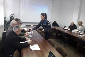 ”Alege să nu fii o victimă” - o campanie lansată de poliţişti pentru prevenirea ...