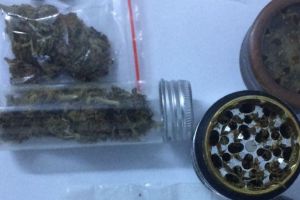 Constanta. Cinci persoane au fost depistate cu pliculete de halucinogene