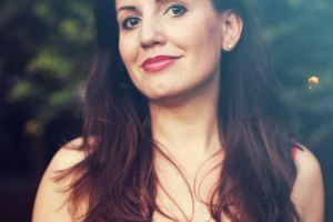 Femeia injunghiata de sot intr-o gradinita din Bucuresti a murit la spital. Victima avea ordin de protectie impotriva sotului. Cine este femeia ucisa