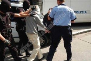 Patru tineri au jefuit o casă la Buciumeni! Au luat 15.00 de lei şi aur