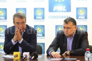 Alaturi de echipa sa, senatorul Chitac pregateste lansarea unei platforme politice locale. Intre timp, isi critica fostii colegi. Astazi, despre amnistia“ deputatului Hutuca!